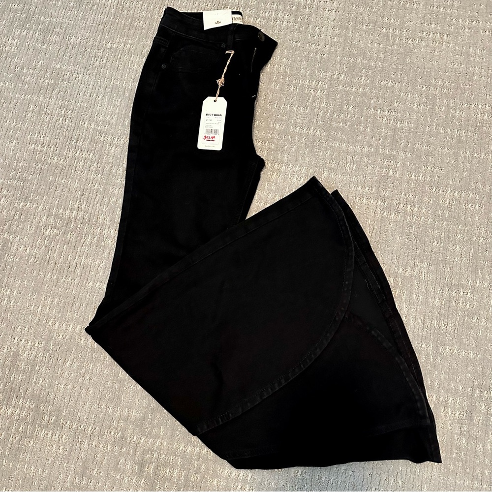 Shyanne Women's Black Flair Boot Jeans NWT